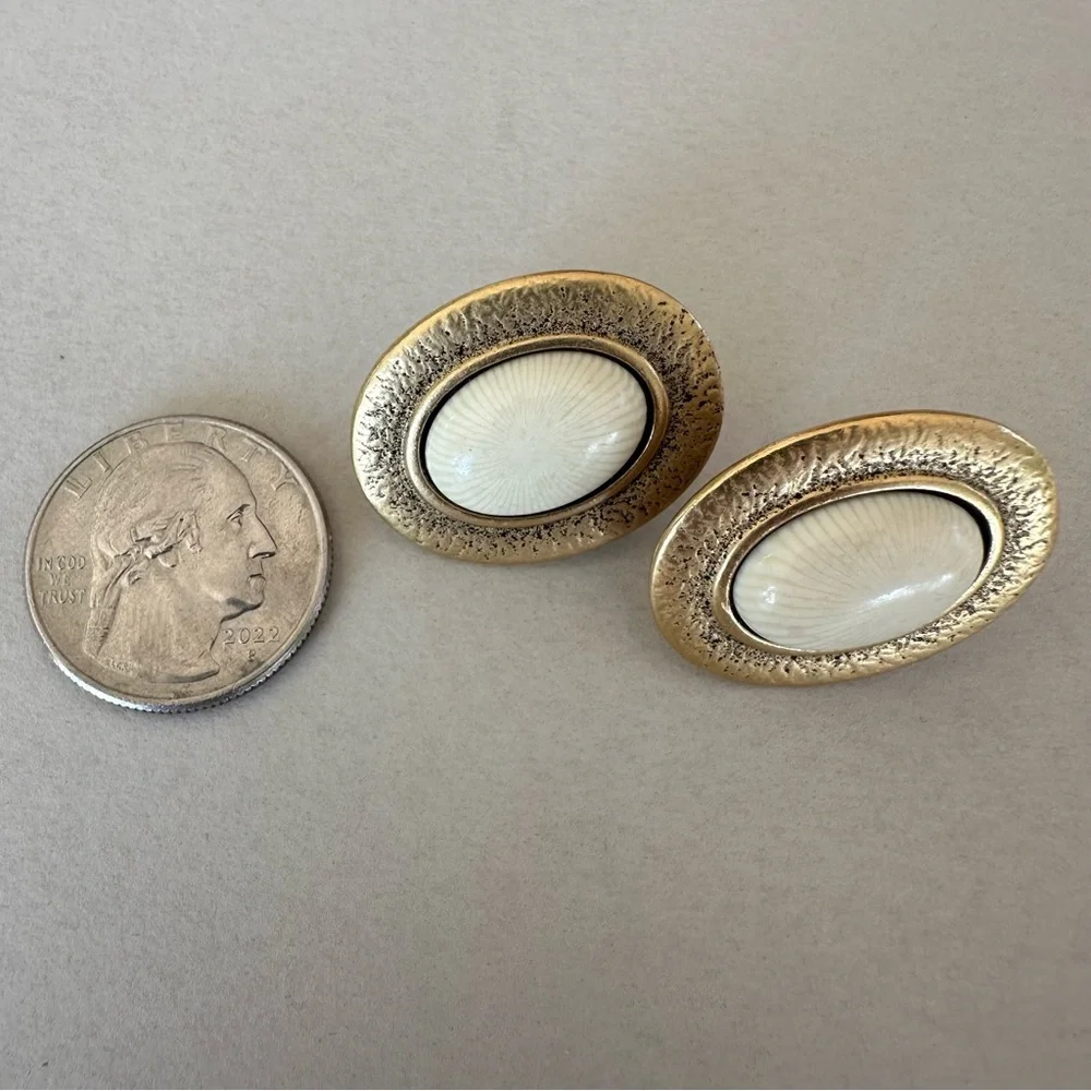 SOLD Vintage Napier Brushed Gold Tone and Ivory Oval Screw Back Clip On Earring - Picture 2 of 6